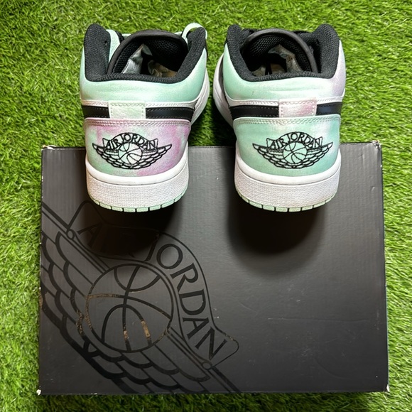 Jordan 1 Low - Picture 5 of 5